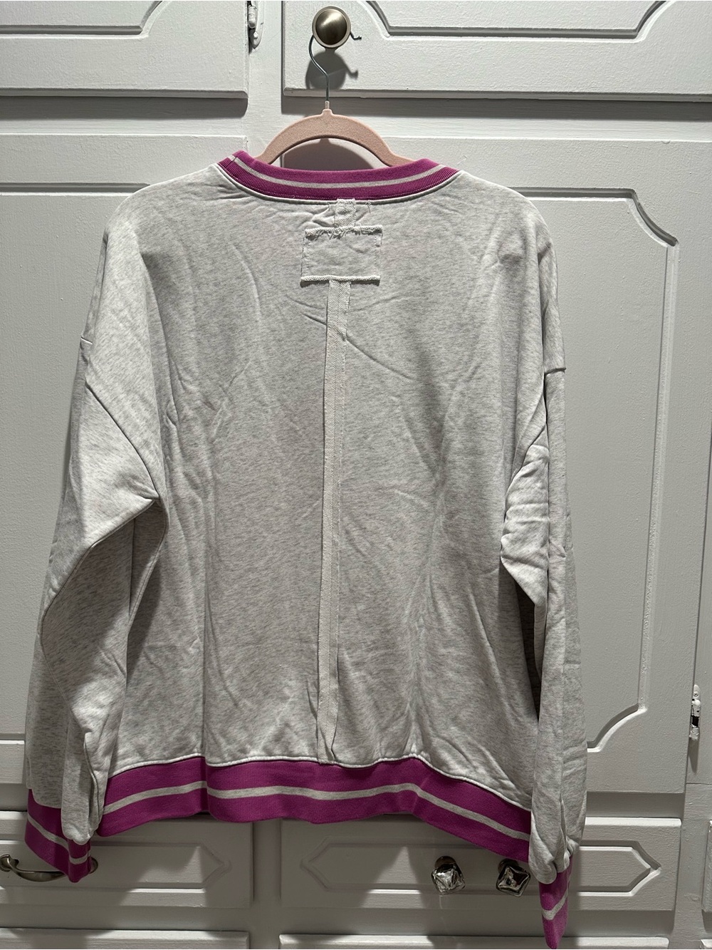 Sage+Fig Daisy Applique Patch Sweatshirt in Heather Gray - Picture 2 of 2